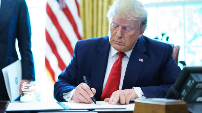 Trump akan Sanksi Pembeli Air Berat Iran