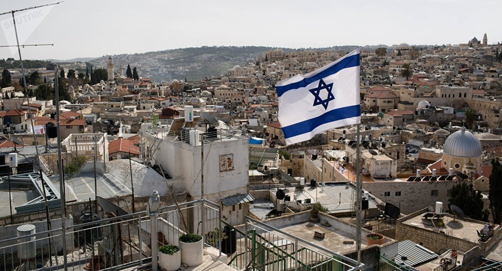 Mudança da embaixada brasileira em Israel visa atender pressão da bancada evangélica, diz analista