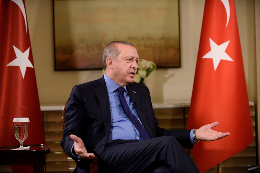 أردوغان يدعو القوى العالمية لاستخراج النفط السوري وإنفاق عائداته على توطين اللاجئين شمال سوريا