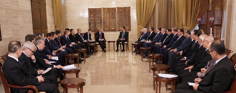 الأسد يبحث مع نائب رئيس الوزراء الروسي مشاريع كبرى لإعادة بناء الاقتصاد السوري