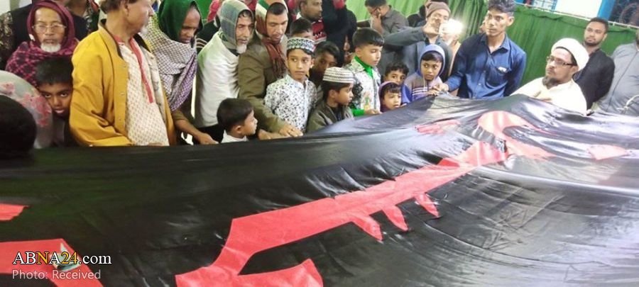 تقرير مصور/ راية حرم الامام الحسين (ع) في حسينية لشيعة بنغلاديش