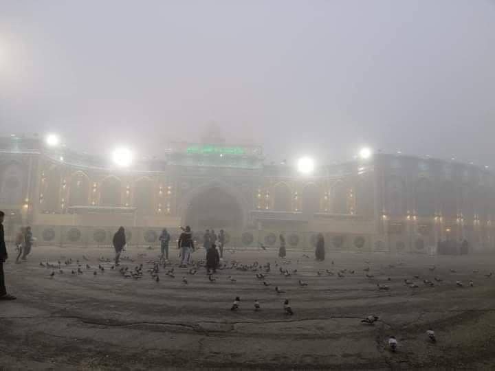 مرقد الامام الحسين (ع) وسط ضباب كثيف