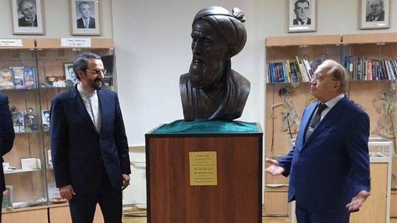 В МГУ открыли бюст Рудаки