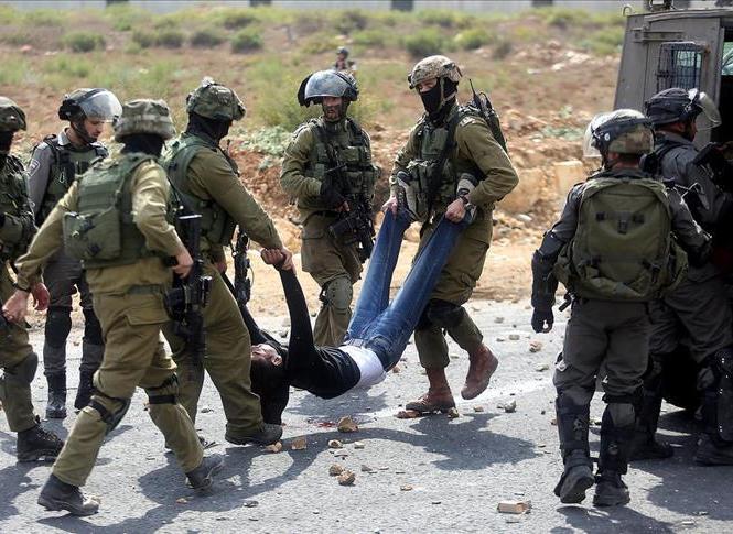 استشهاد فلسطيني شرقي خان يونس والاحتلال الإسرائيلي يختطف جثمانه