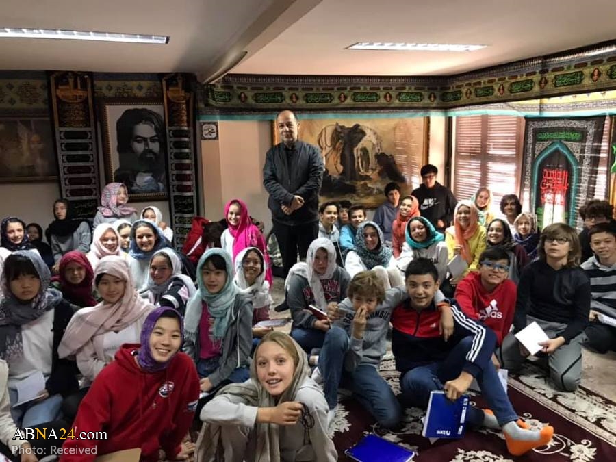Photos: Introducing Ahlul Bayt (AS) to Chilean students