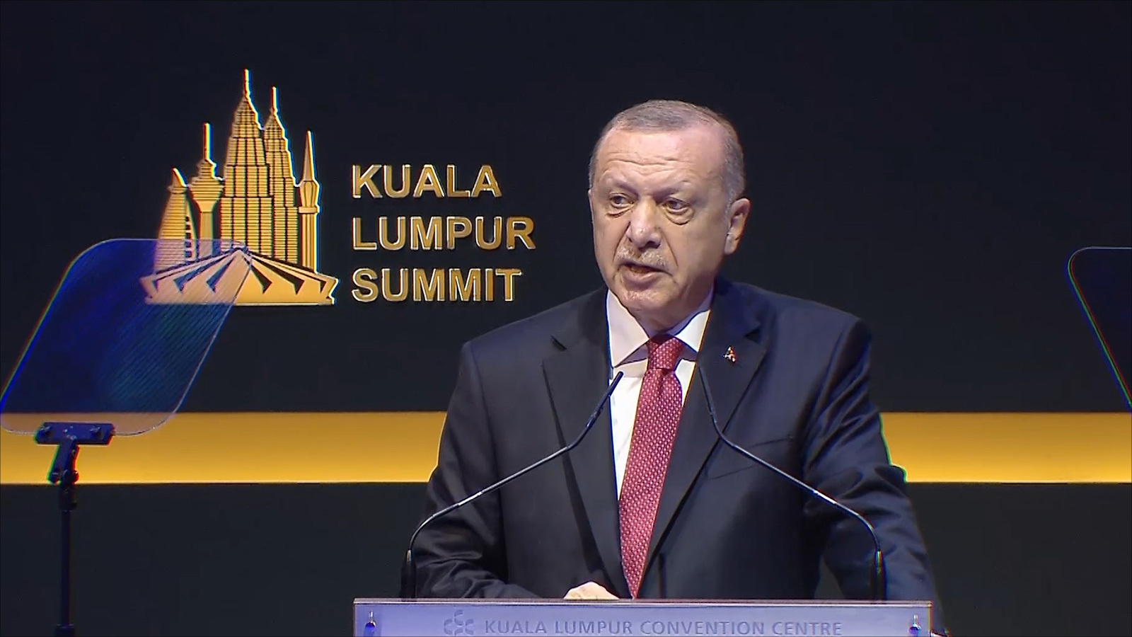 أردوغان: السعودية منعت باكستان من حضور قمة كوالالمبور