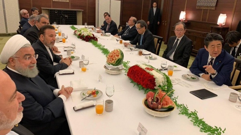 イラン外相、「安倍首相とローハーニー大統領の会談は友好的かつ、内容の充実した明白なもの」