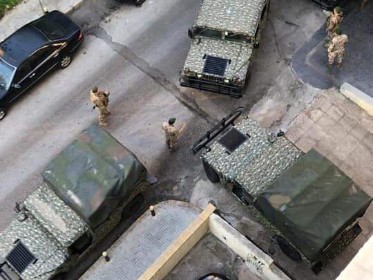عناصر أمنية تنتشر في محيط منزل رئيس الوزراء المكلف في لبنان