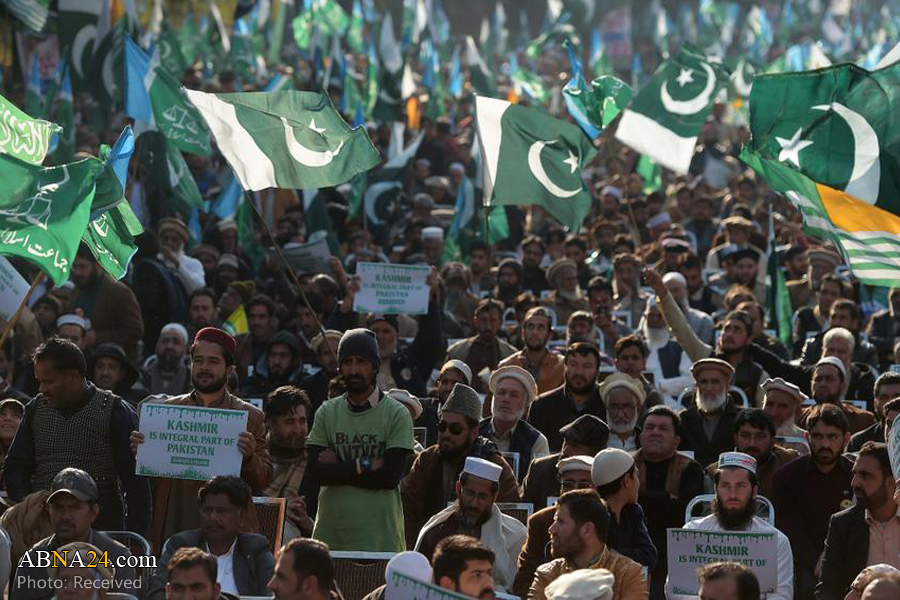 Mass protest in Pakistan over India’s 'atrocities' in Kashmir