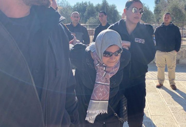 اقتحام المستوطنين باحات "المسجد الاقصى" واعتقال اربعة فلسطينيات 