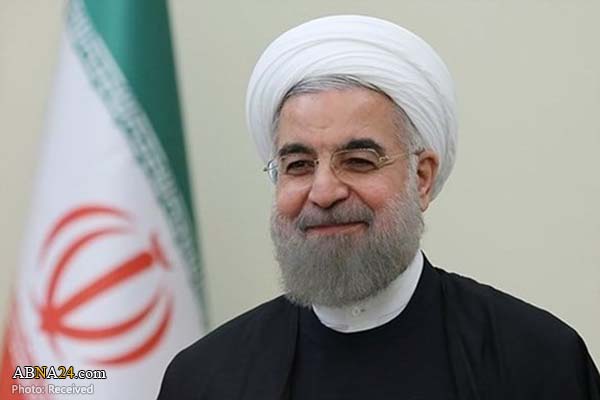 Iran's President felicitates Christmas, New Year to Pope Francis