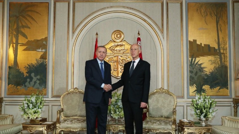 Erdoğan'ın Tunus'tan Libya mesajı: Davete icabet ederiz