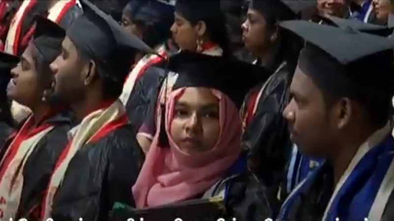 गिरती भारत की जीडीपी, सिर उठाता कट्टरवाद, भारतीय राष्ट्रपति के सामने मुस्लिम छात्रा से हुआ भेदभाव