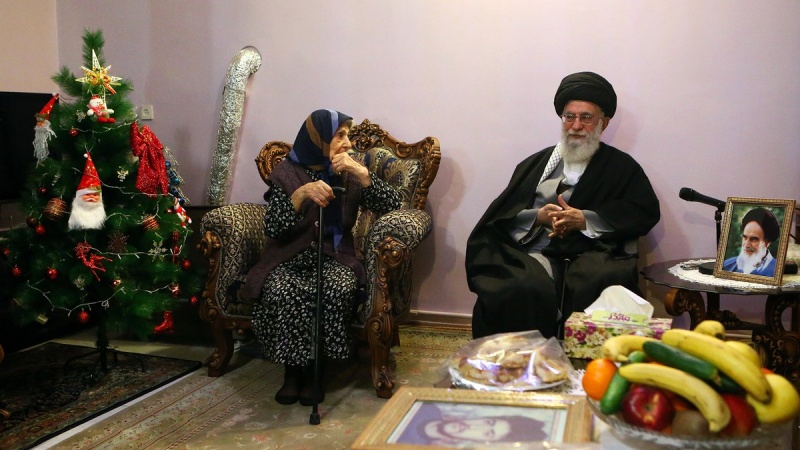 رہبر انقلاب اسلامی: ظالم طاقتوں سے نفرت و بیزاری، حضرت عیسی(ع) کی تعلیمات میں شامل ہیں
