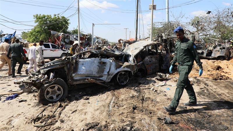 ソマリア首都で爆発事件、死亡者は９０人超