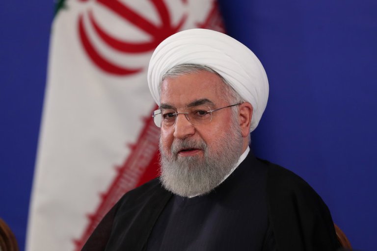 Ruhani: İran milleti inkılaba ve liderine bağlıdır