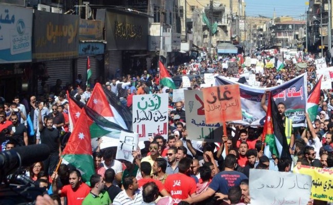 مظاهرة غضب ضد مجرمين سلموا رقبة الأردن للصهاينة