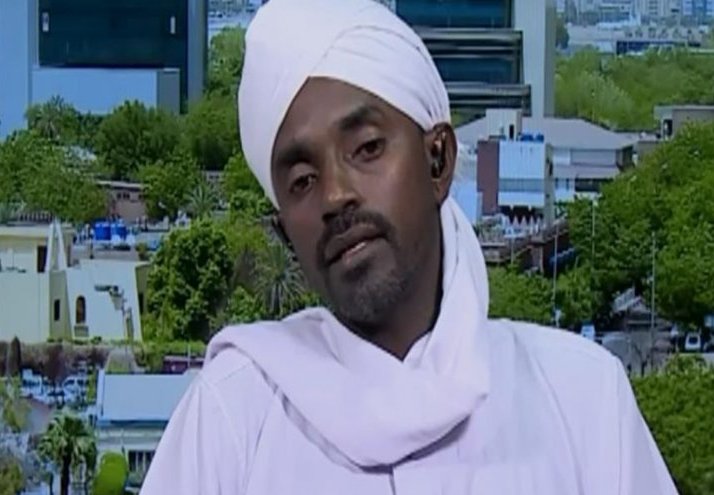 وزير أوقاف السودان يعتذر بعد خلطه في آيات القرآن
