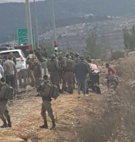 الاحتلال الاسرائيلي يطلق النار نحو فلسطيني بدعوى محاولة تنفيذ عملية طع+(صور)