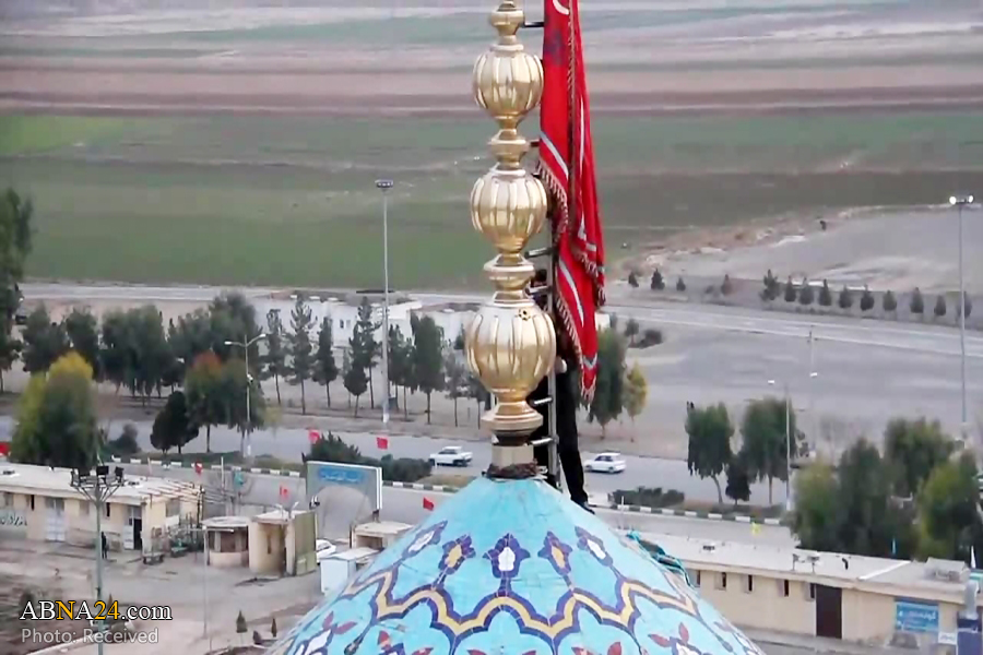 Red flag raised signaling revenge for General Soleimani in Jamkaran holy mosque ( +Video)