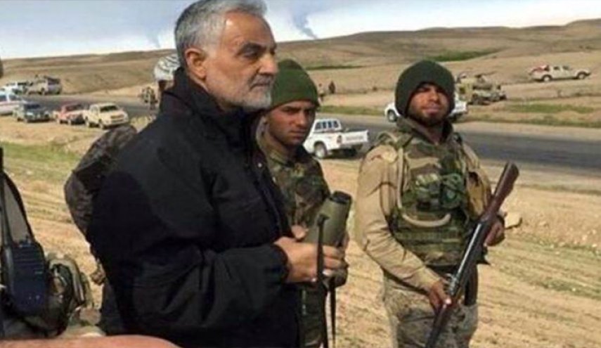 الشهيد سليماني في سطور..القائد الذي لم يعرف الجلوس في المكتب
