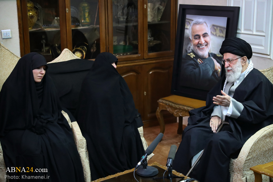 تقرير مصور/ قائد الثورة الإسلامية يزور منزل الشهيد الفريق الحاج قاسم سليماني