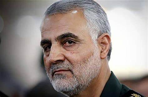 الشهيد قاسم سليماني بجوار "المسجد الاقصى" + (صور)