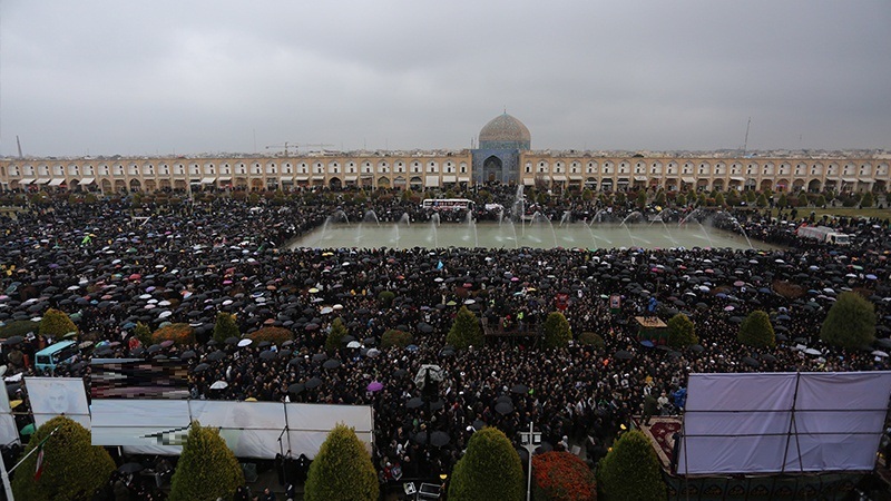 Puluhan Ribu Warga Isfahan Kecam Kejahatan Amerika