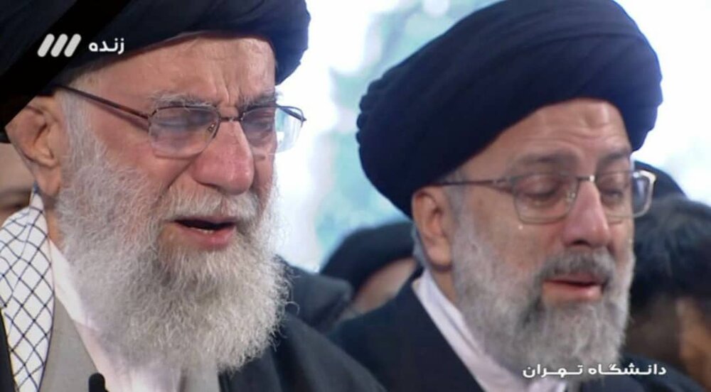 ویڈیو کلیپ/ شہید قاسم سلیمانی کی نماز جنازہ پر رہبر انقلاب گریاں
