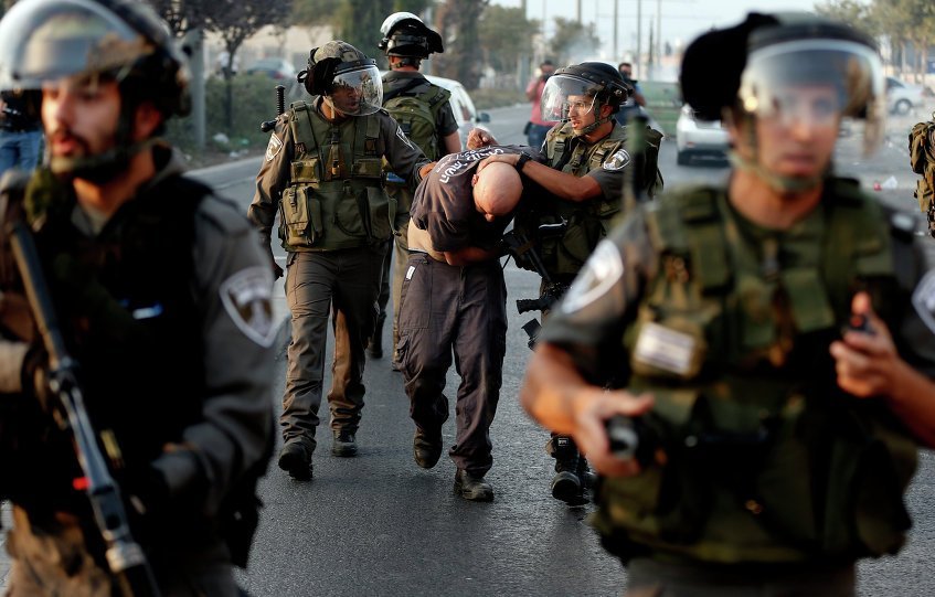 الاحتلال الإسرائيلي يشن حملة اعتقالات في الضفة والقدس طالت 11 مواطنًا