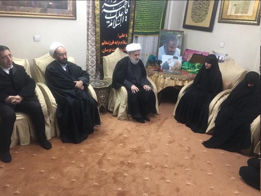 حزب اللہ کے نائب سکریٹری جنرل کی جنرل قاسم سلیمانی کے گھر حاضری + ویڈیو