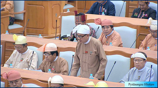 ဒီခ်ဳပ္ဦးေဆာင္၍ အေျခခံဥပေဒျပင္ဆင္ေရး မူၾကမ္းႏွစ္ခုကို ဇန္နဝါရီ ၂၇ ရက္တြင္ တင္သြင္းမည္ဟုဆို