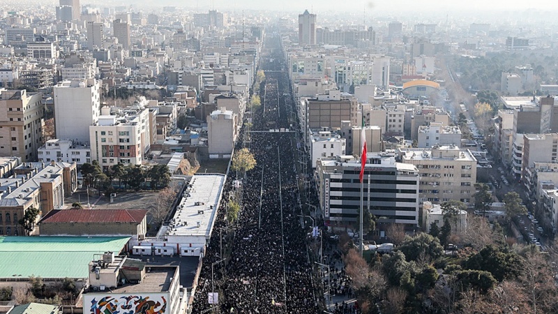 Jutaan Warga Tehran Hadiri Tasyi' Jenazah Syahid Soleimani 