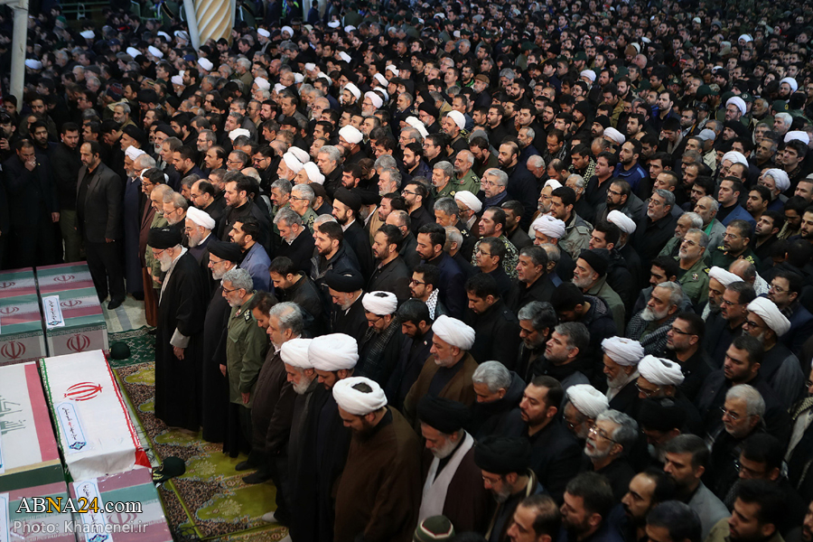 تقرير مصور/ قائد الثورة الاسلامية يصلي على جثامين الشهيد "سليماني والمهندس" ورفقاهم -1