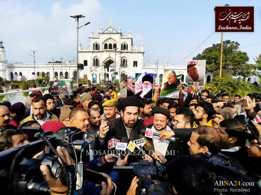 تقرير مصور/ تظاهرات واسعة في لكناو الهندية تنديداً بالعملية الارهابية الامريكية