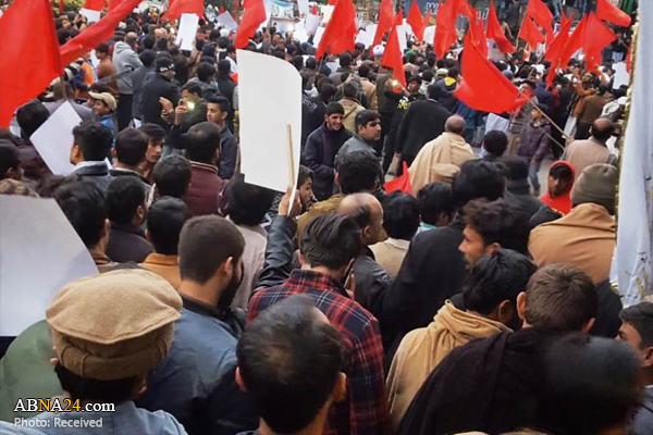 تقرير مصور/ صرخة الموت لأمريكا تتردد صداها في "لاهور" الباكستانية أمام السفارة الامريكية تنديدا بالجريمة
