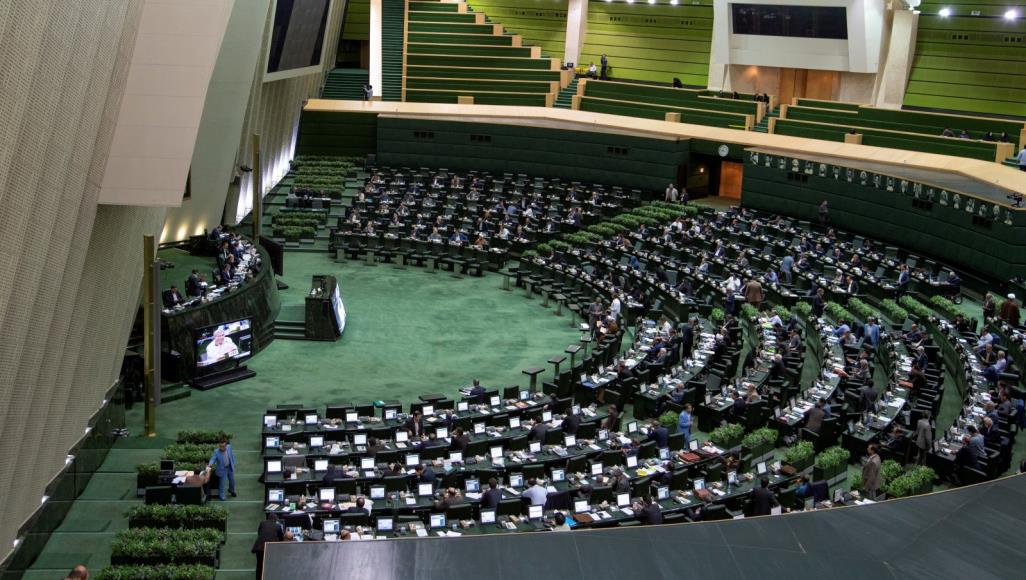 البرلمان الايراني يؤكد دعمه الحازم للحرس الثوري وبرامجه في حماية الشعب