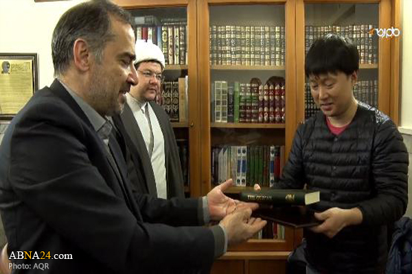 Twenty convert to Islam in holy shrine of Imam Reza (AS)