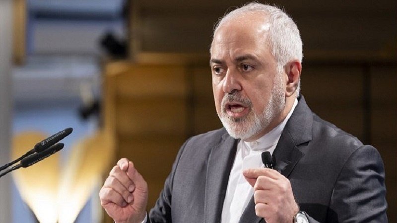 Zarif: Düşen yolcu uçağı meselesi siyasileştirilmemeli