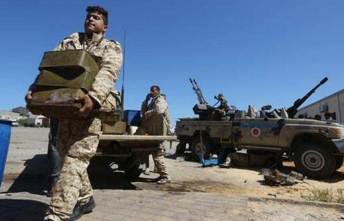 حكومة الوفاق الليبية تتهم جيش حفتر بخرق الهدنة وترد بالمدفعية الثقيلة