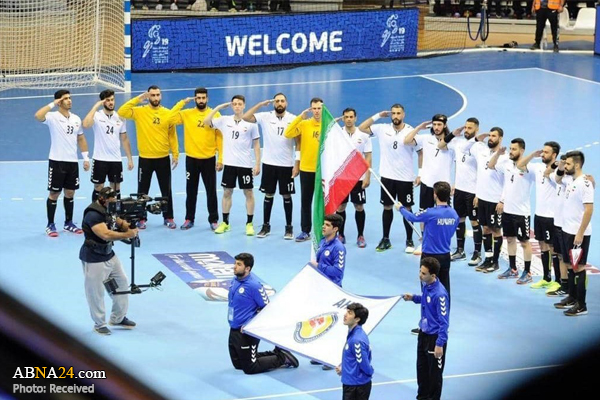 لاعبو "كرة اليد" يؤدون تحية خاصة في مسابقات أبطال آسيا+(صورة)