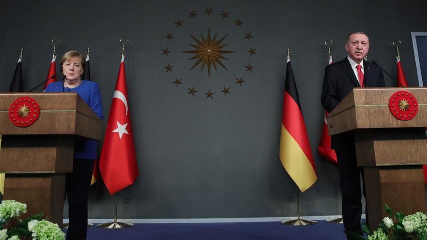 أردوغان: مصر والإمارات تدعمان حفتر بالسلاح ولن نترك السراج وحده في جبهات القتال