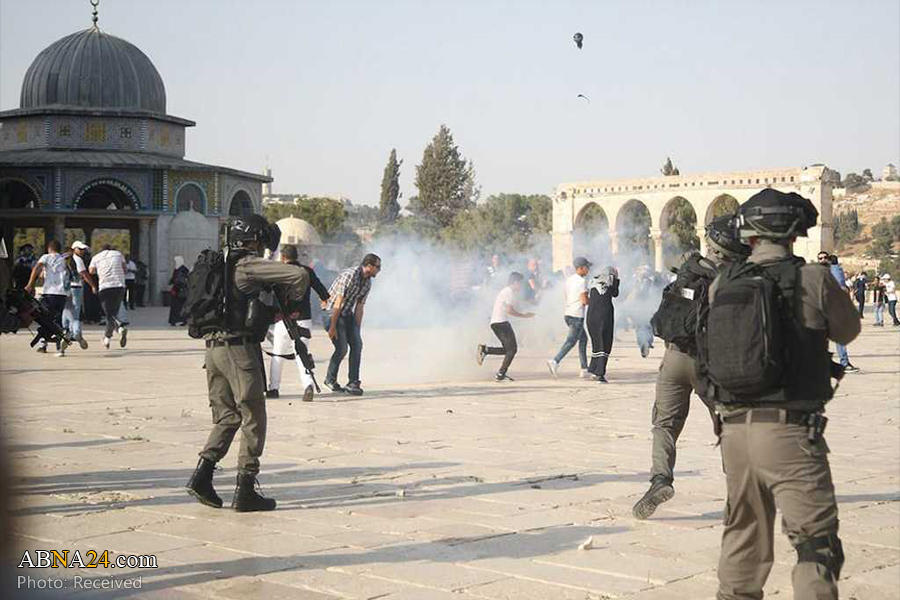 Israelis burn moque, storm Al-Aqsa ahead of Trump plan