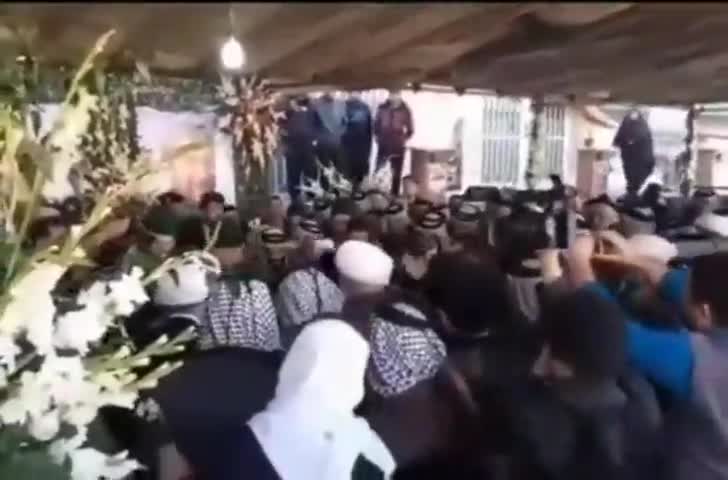 Ираг Әшаир шејхләри вә Һәшду Шәби командирләри Сәрдар Сүлејманинин мәзарын зијарәт етдиләр - Видео