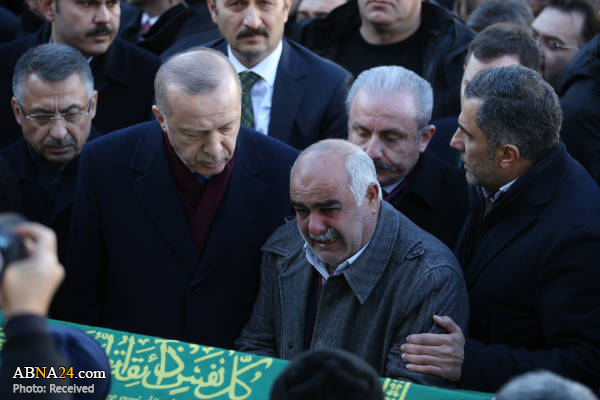 تقرير مصور / أردوغان يتفقد مناطق الزلزال ويشارك في تشييع ضحايا 