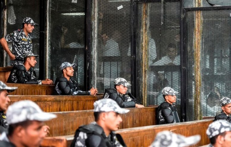 مصر: محاكمة 55 متهما باغتيال مدير أمن ومنتمين لــ"ولاية سيناء"