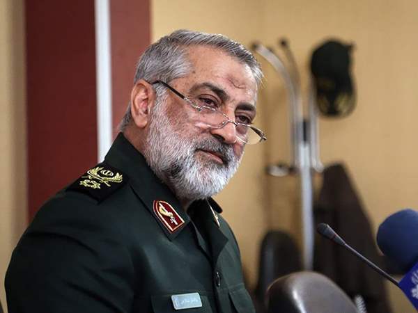 قائد عسكري ايراني: ستتلقى اميركا صفعات اقوى بضغوطها القصوى