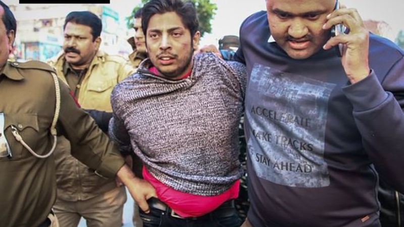 जामिया के बाद अब शाहीन बाग़ धरना स्थल में गोलीबारी, हमलावर ने गोली चलाते हुए लगाए जय श्रीराम के नारे