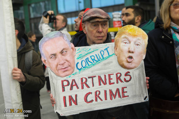 Manifestations de masse devant l'ambassade des États-Unis à Londres pour condamner l'accord du siècle