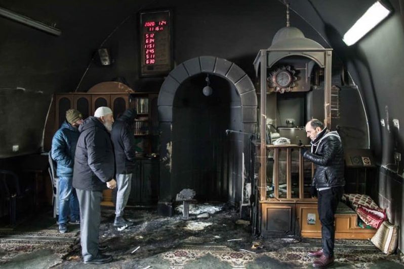 Nell’ultimo decennio, 46 moschee e 12 chiese incendiate dai coloni